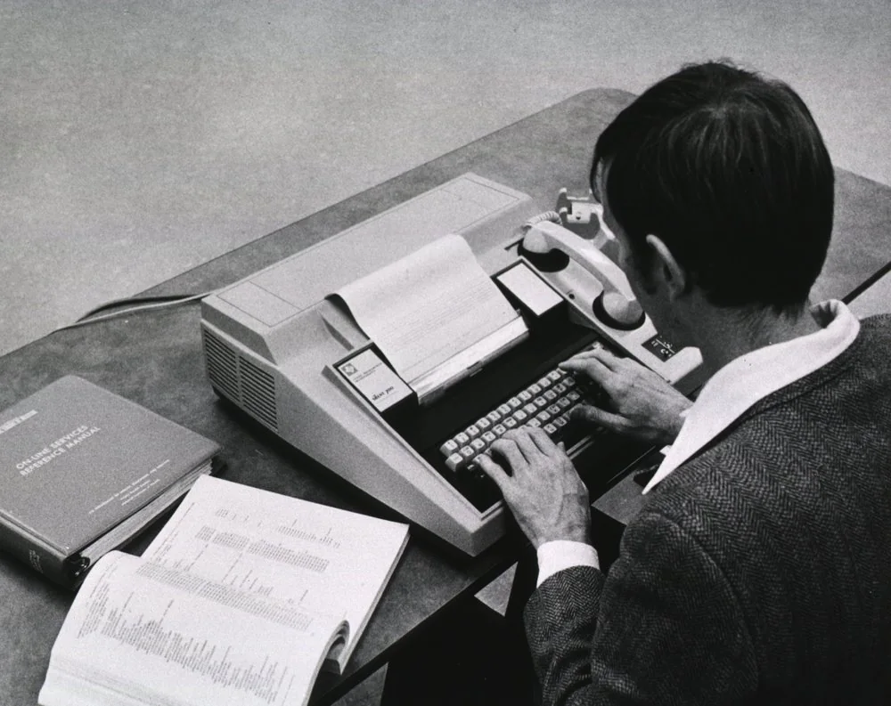 Pianist at a keyboard, original website photograph